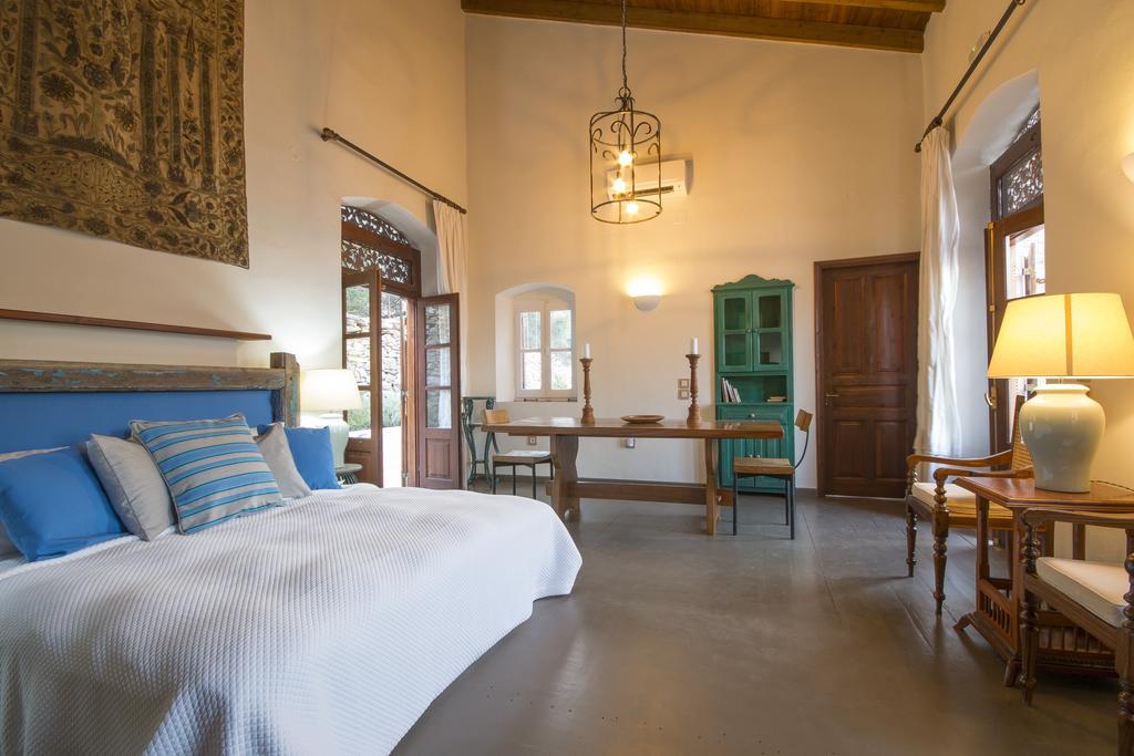 Emporio Hotel Sými Luaran gambar