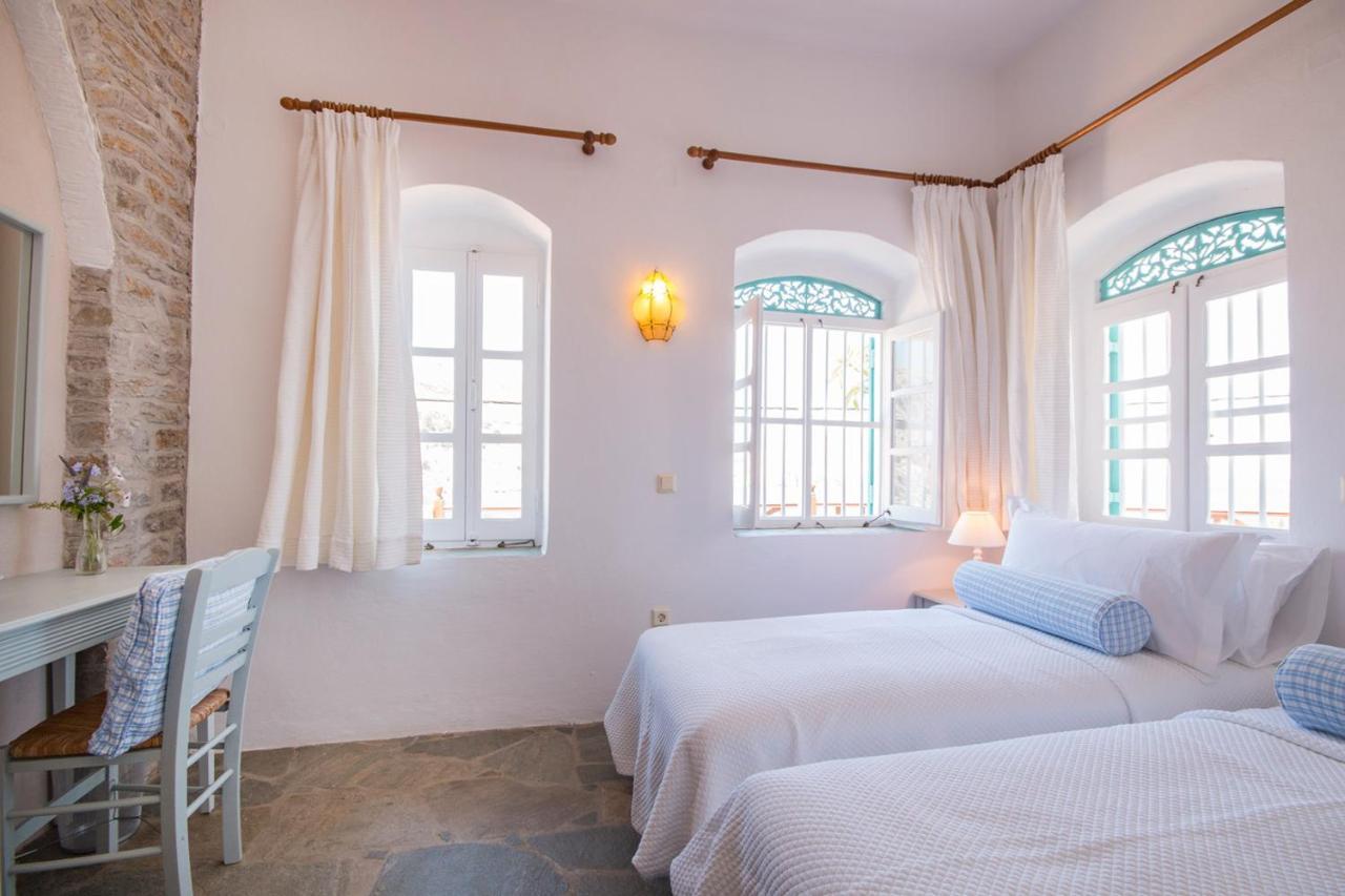 Emporio Hotel Sými Luaran gambar